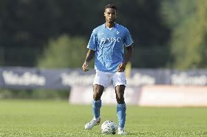 罗马诺：伊镇与那不勒斯就卡尤斯特交易达成协议，但仍需球员同意