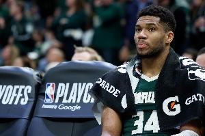 字母哥谈带伤打总决赛：当时如果我的膝盖再伤一次 我就彻底完了