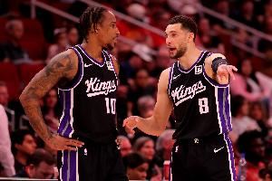 美记：国王后场有威少/德罗赞/拉文/施罗德/蒙克 不懂他们想干嘛