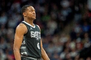 明天复出&赛季首秀！米奇：会适当放宽福克斯的出场时间限制